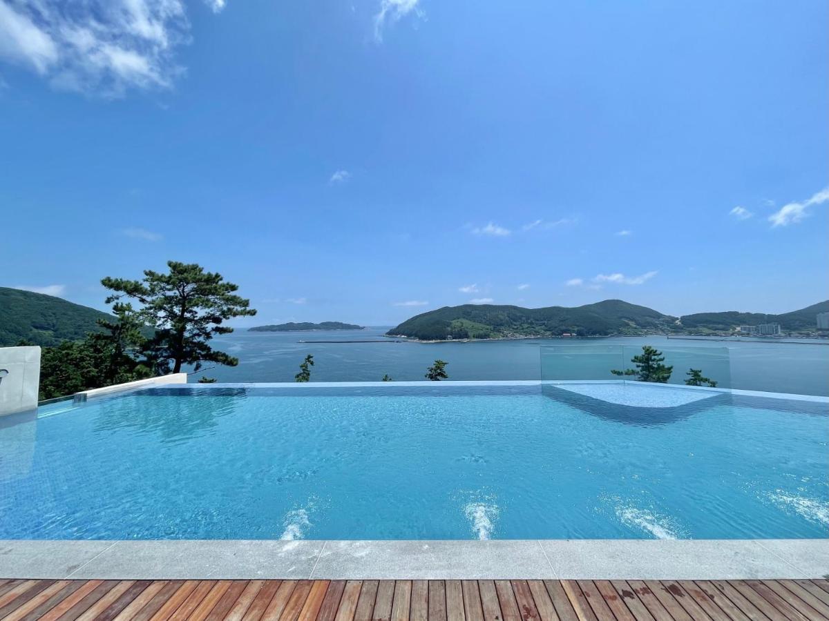 Hotel Sang Sang & Private Sang Sang Pool Villa Geoje Exterior photo